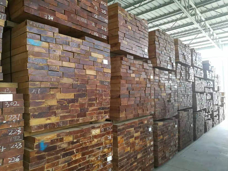 S&agrave;n gỗ tếch Miến Điện bền bỉ cho ngoại thất ng&ocirc;i nh&agrave; sang trọng